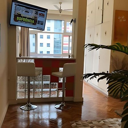 Apartamento Em Copacabana Com Vista Lateral Do Mar Рио де Жанейро Екстериор снимка